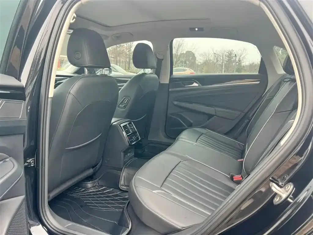 Volkswagen Passat — фото 6