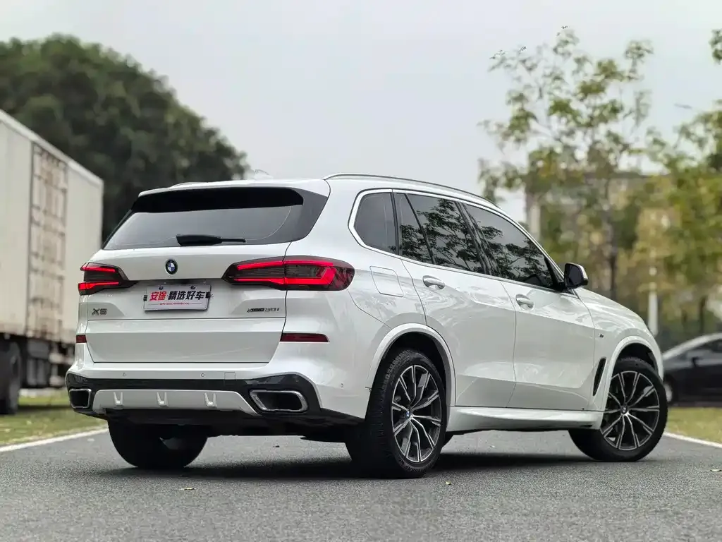 BMW X5 (Import) — фото 7