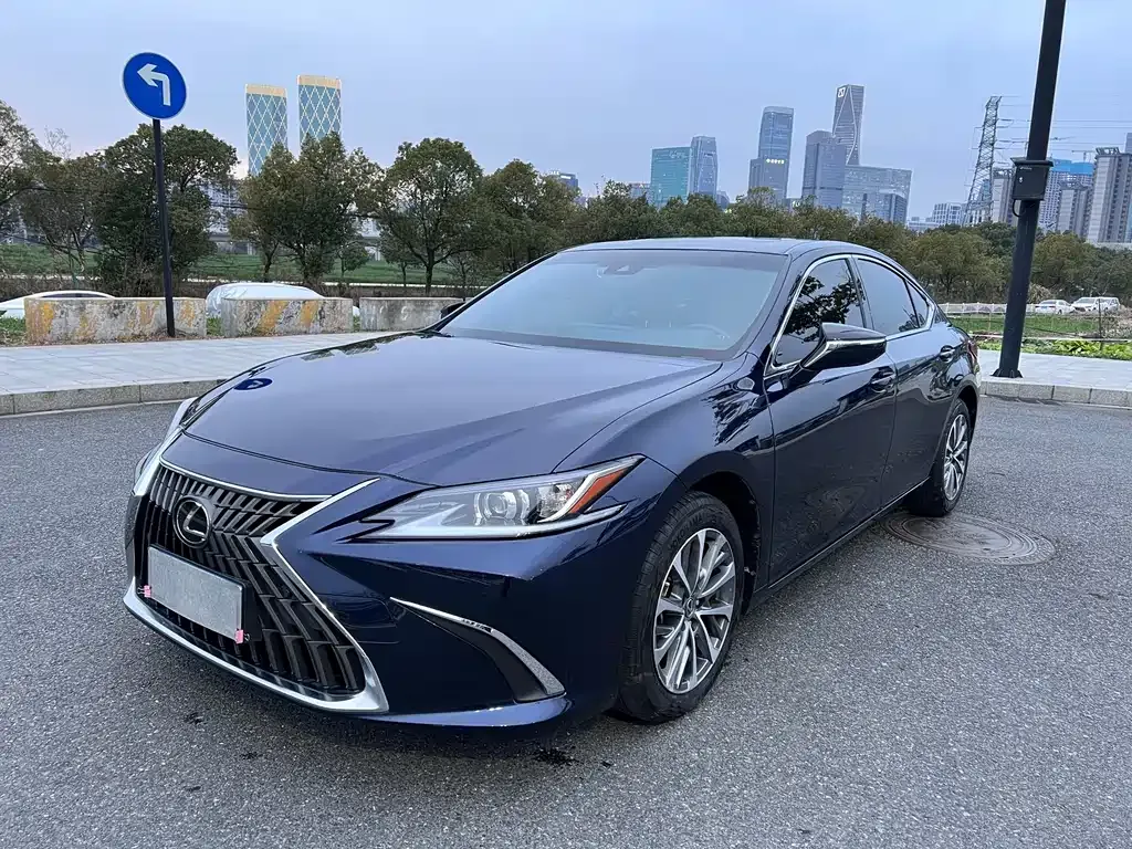 Lexus ES 2023 из CN, фото 1