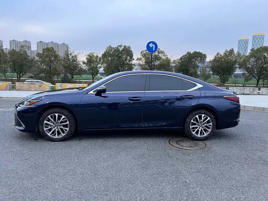 Lexus ES 2023 из CN, фото 8