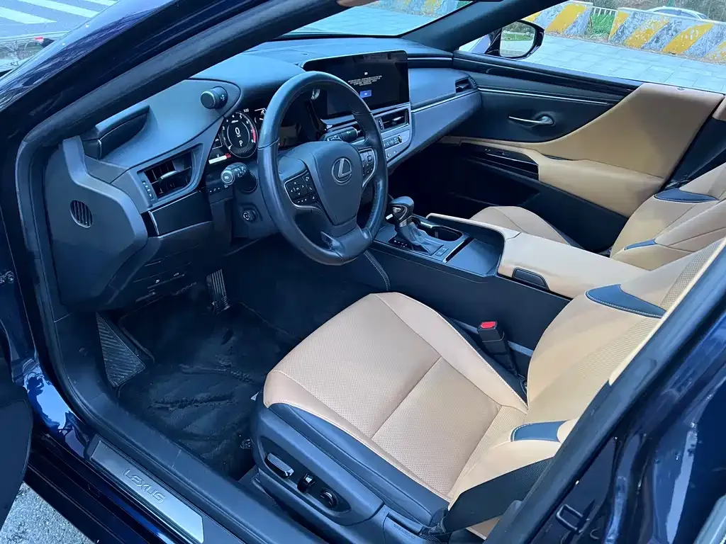 Lexus ES 2023 из CN, фото 2