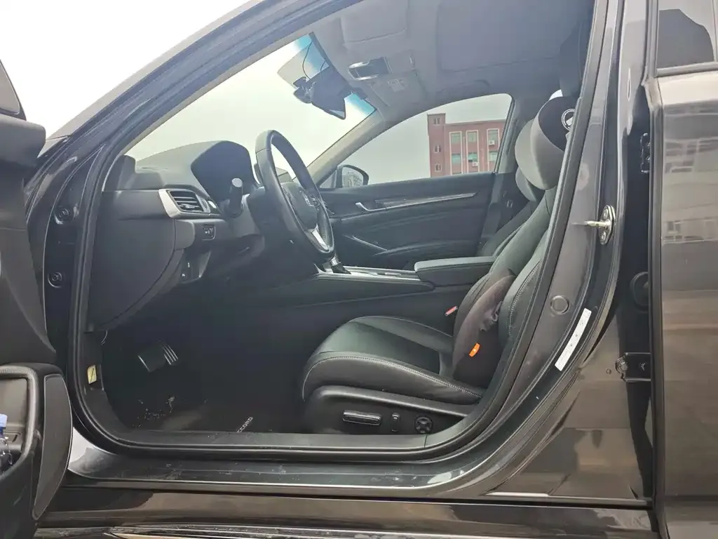 Honda Accord — фото 10