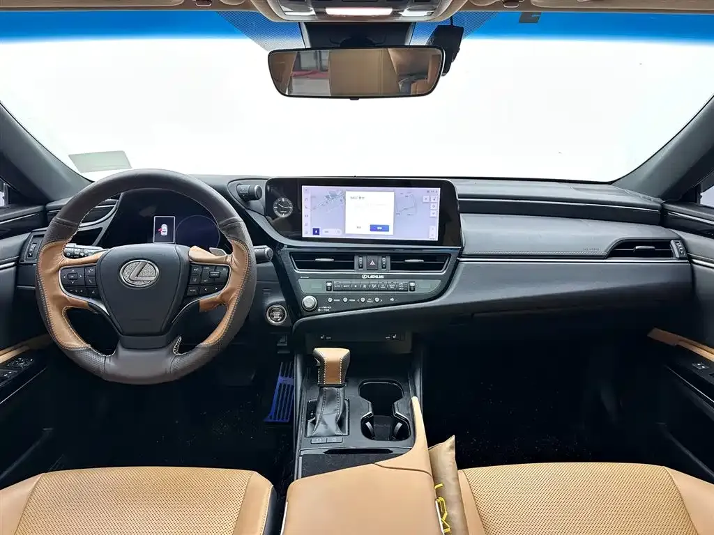 Lexus ES — фото 10