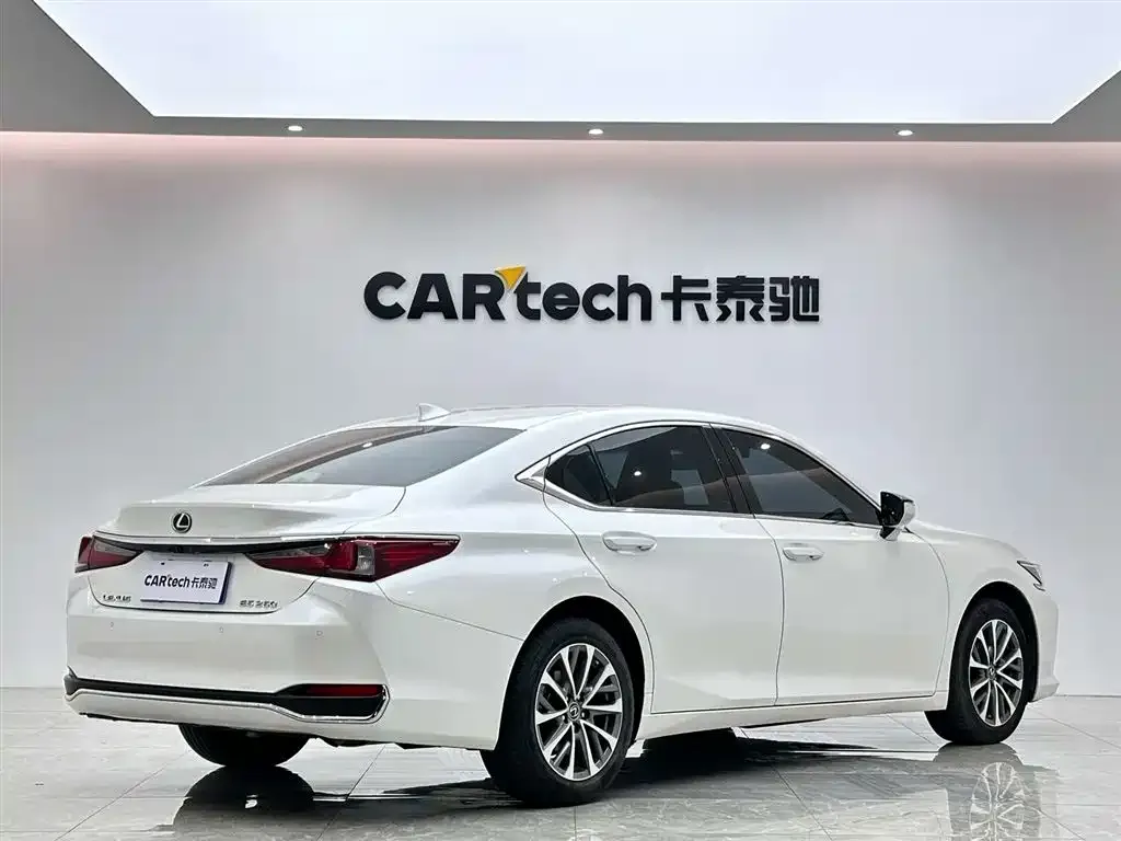 Lexus ES — фото 4