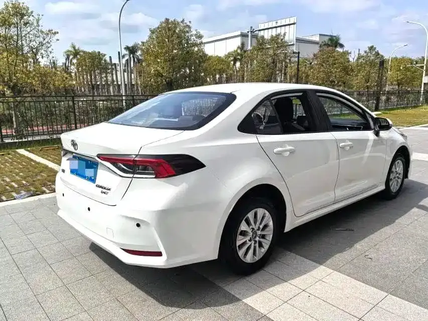 Toyota Corolla — фото 9