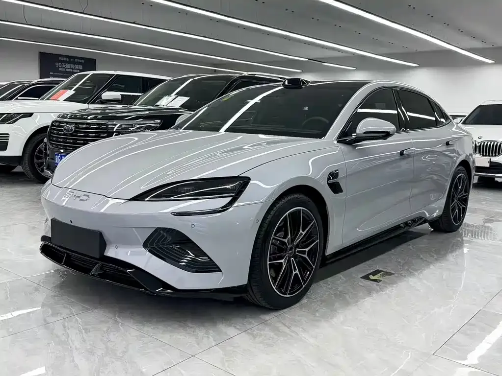 BYD Seal — фото 1