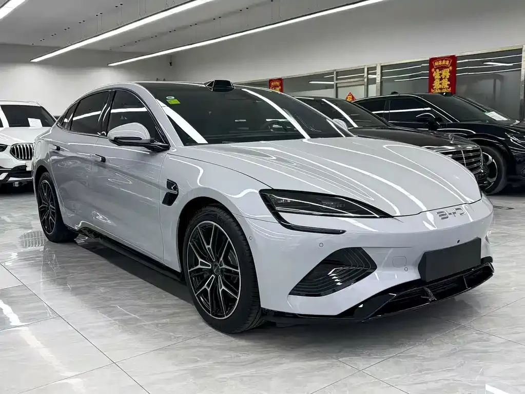 BYD Seal — фото 10