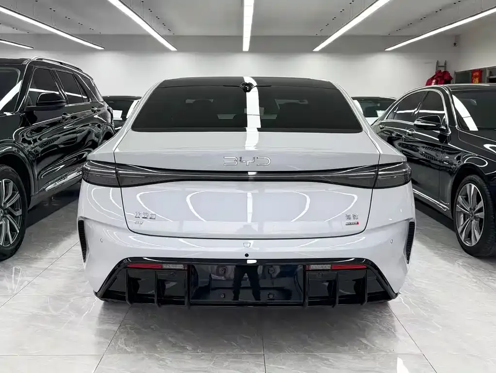 BYD Seal — фото 9