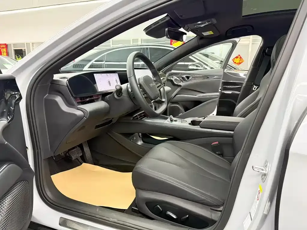 BYD Seal — фото 6