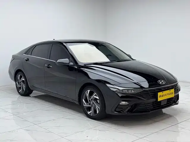 Hyundai Elantra — фото 5
