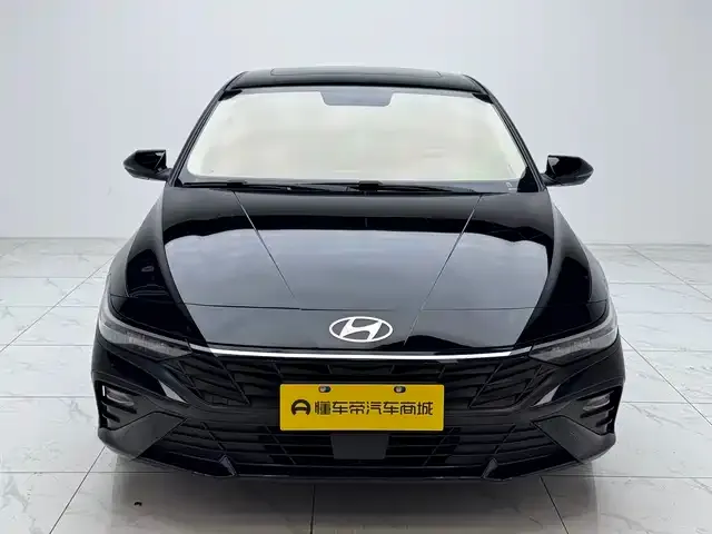 Hyundai Elantra — фото 4