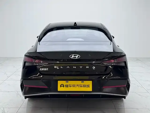 Hyundai Elantra — фото 8