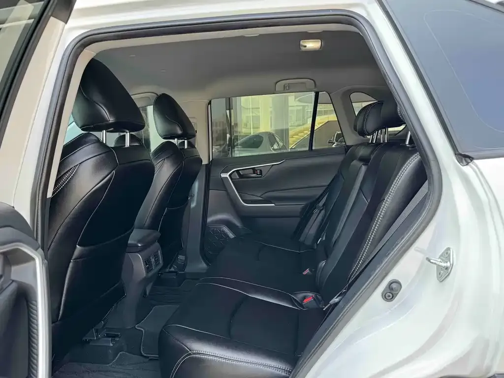 Toyota Wildlander 2024 из CN, фото 5