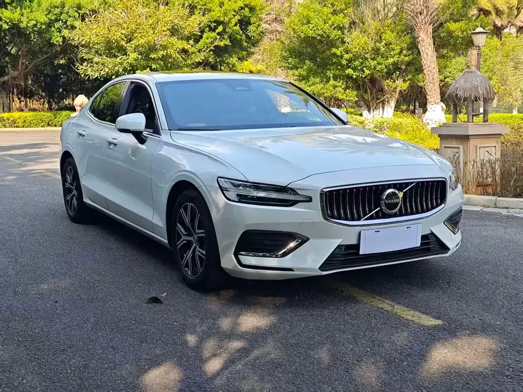 Volvo S60 2023 из CN, фото 9