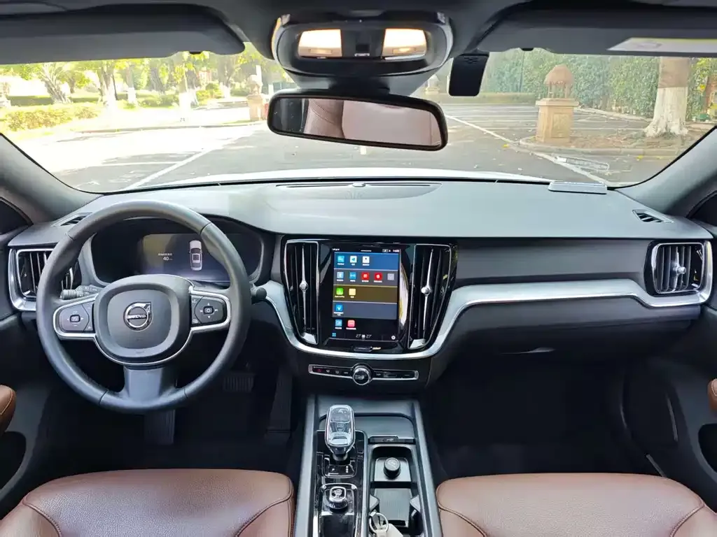 Volvo S60 2023 из CN, фото 3