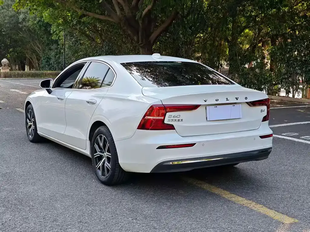 Volvo S60 2023 из CN, фото 7