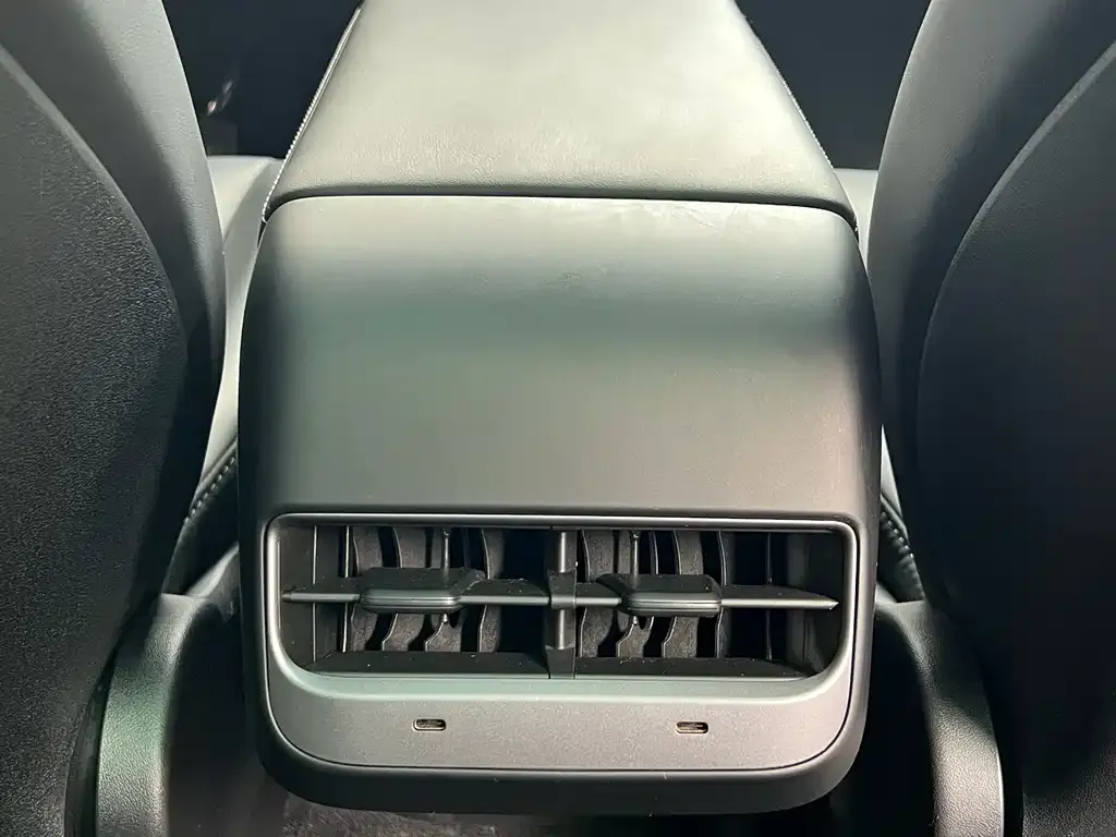 Tesla Model Y 2023 из CN, фото 3