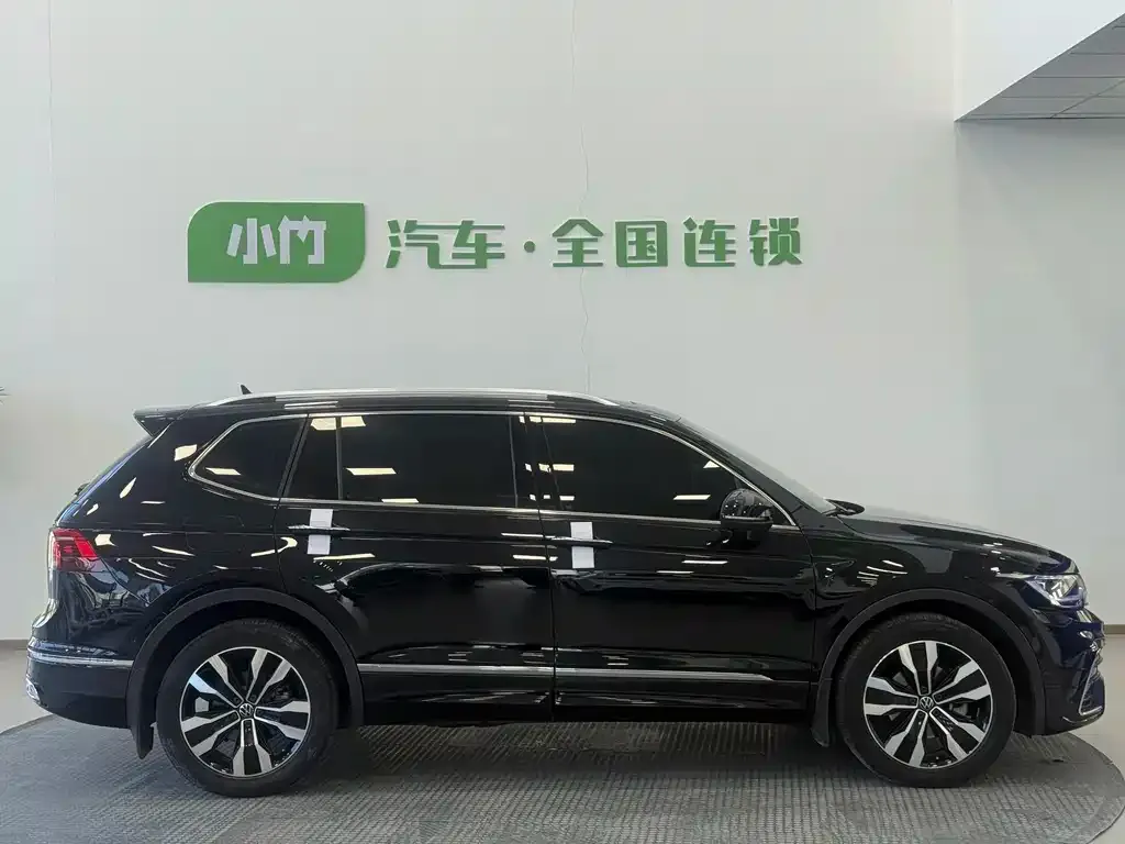 Volkswagen Tiguan L — фото 7
