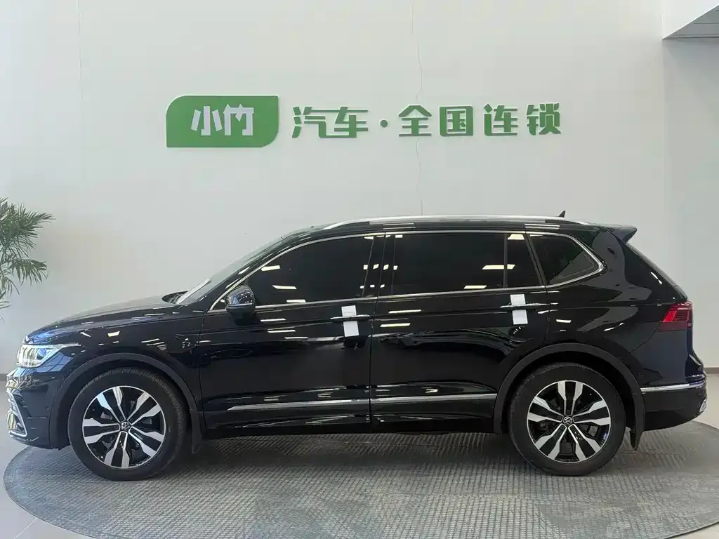 Volkswagen Tiguan L — фото 2