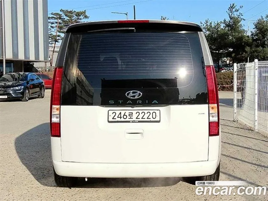 Hyundai Staria — фото 2