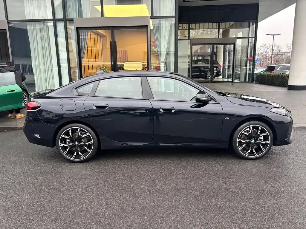 BMW 2 Series 2025 из CN, фото 9