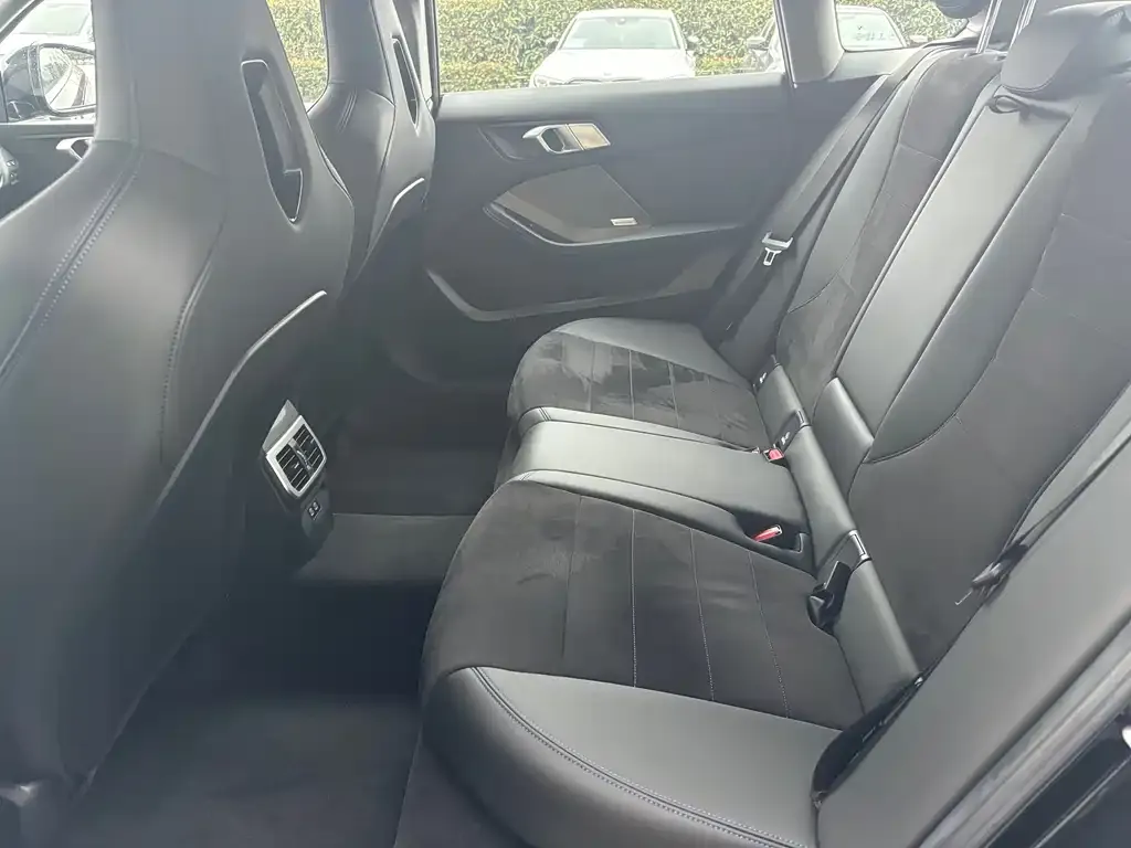 BMW 2 Series 2025 из CN, фото 2