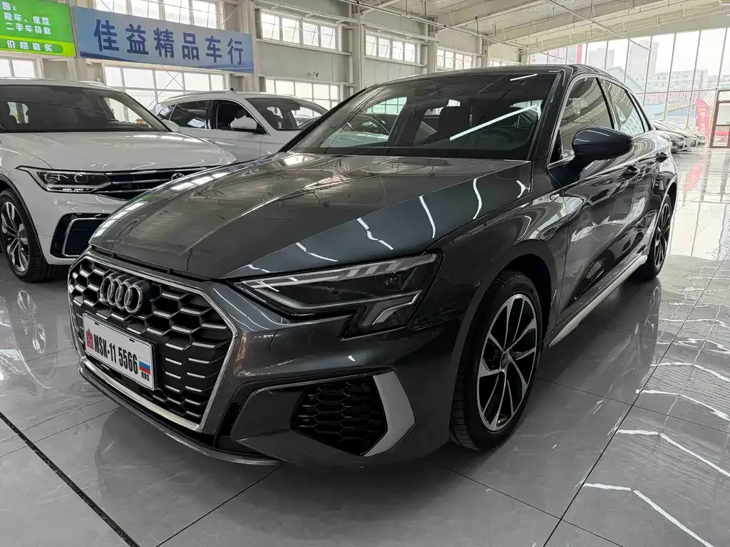 Audi A3 — фото 1