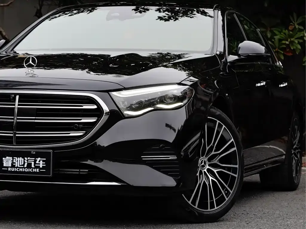 Mercedes-Benz E-Class — фото 7