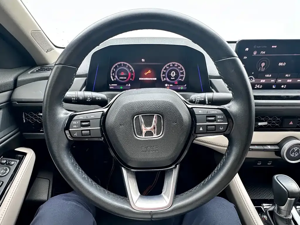 Honda Accord — фото 10
