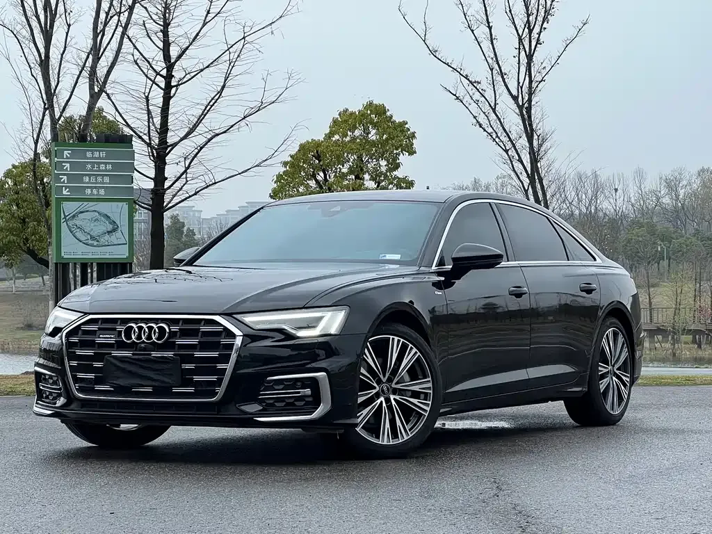 Audi A6L — фото 1