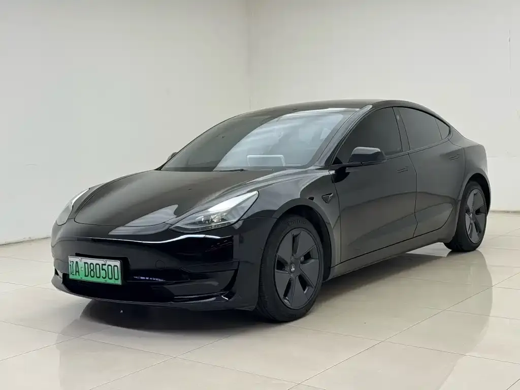 Tesla Model 3 — фото 1