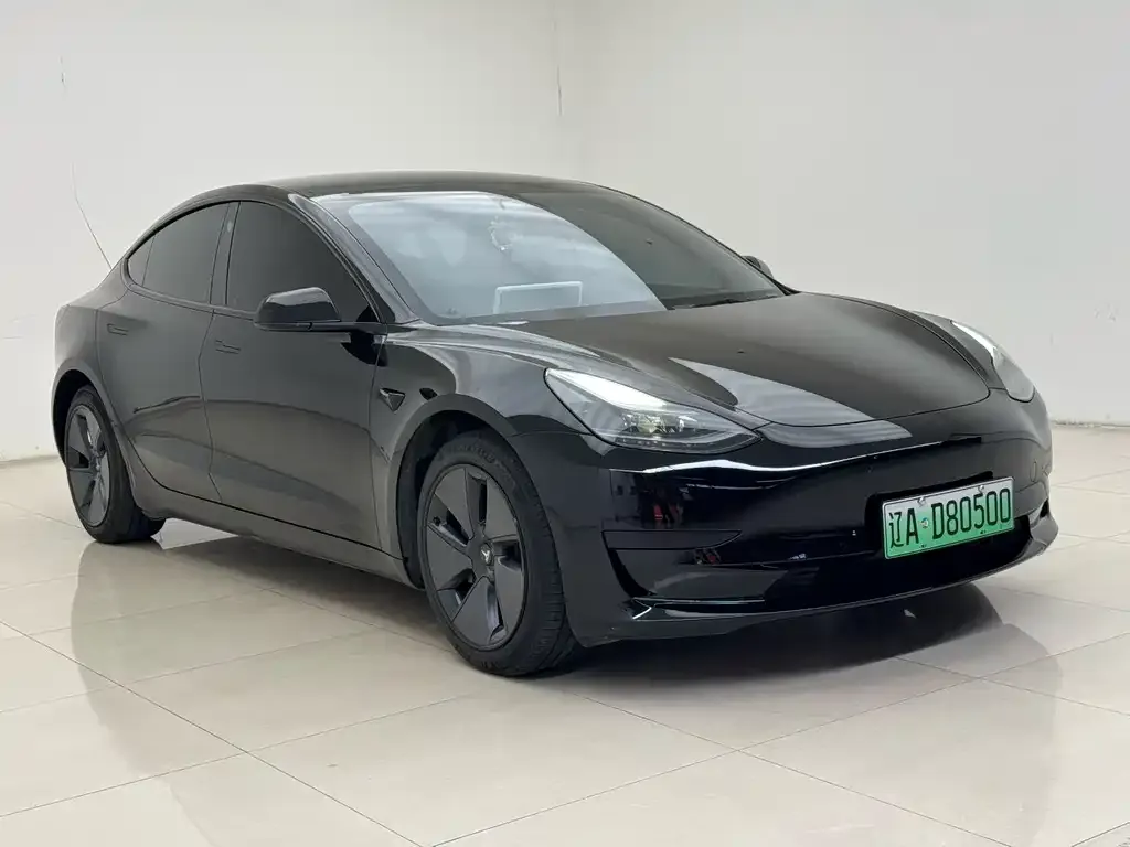 Tesla Model 3 — фото 4