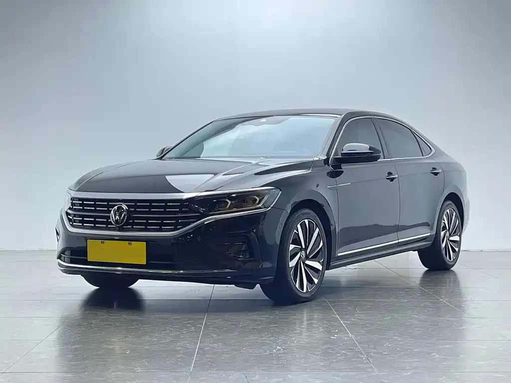 Volkswagen Passat — фото 1