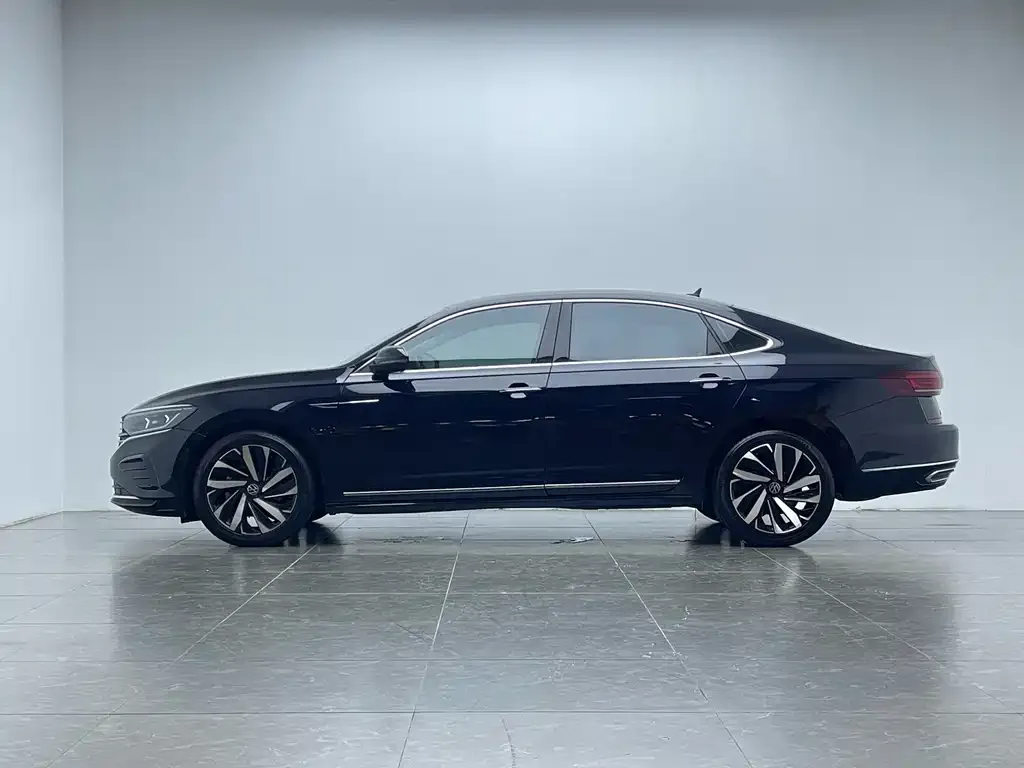 Volkswagen Passat — фото 6