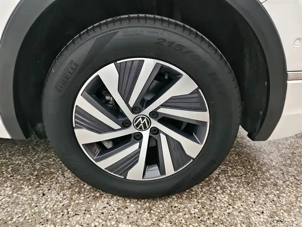 Volkswagen Tiguan L New Energy — фото 10