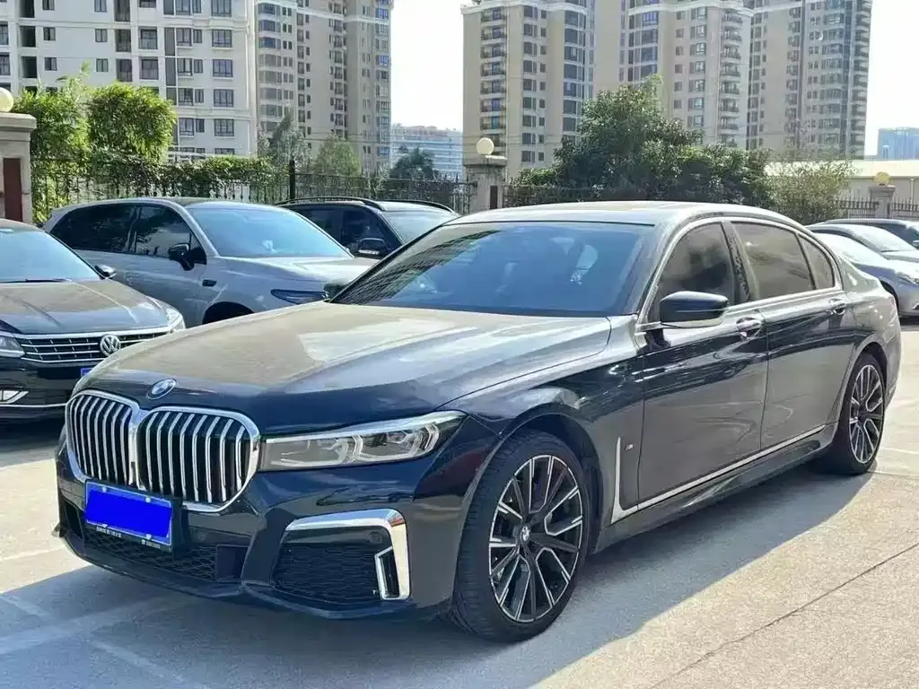 BMW 7 Series — фото 1