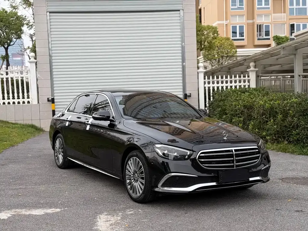 Mercedes-Benz E-Class — фото 10