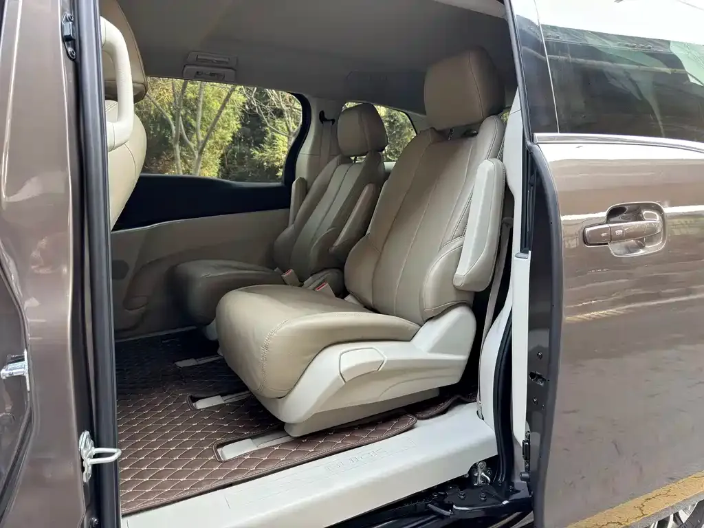 Buick GL8 2023 из CN, фото 9