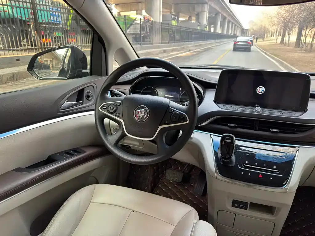 Buick GL8 2023 из CN, фото 3