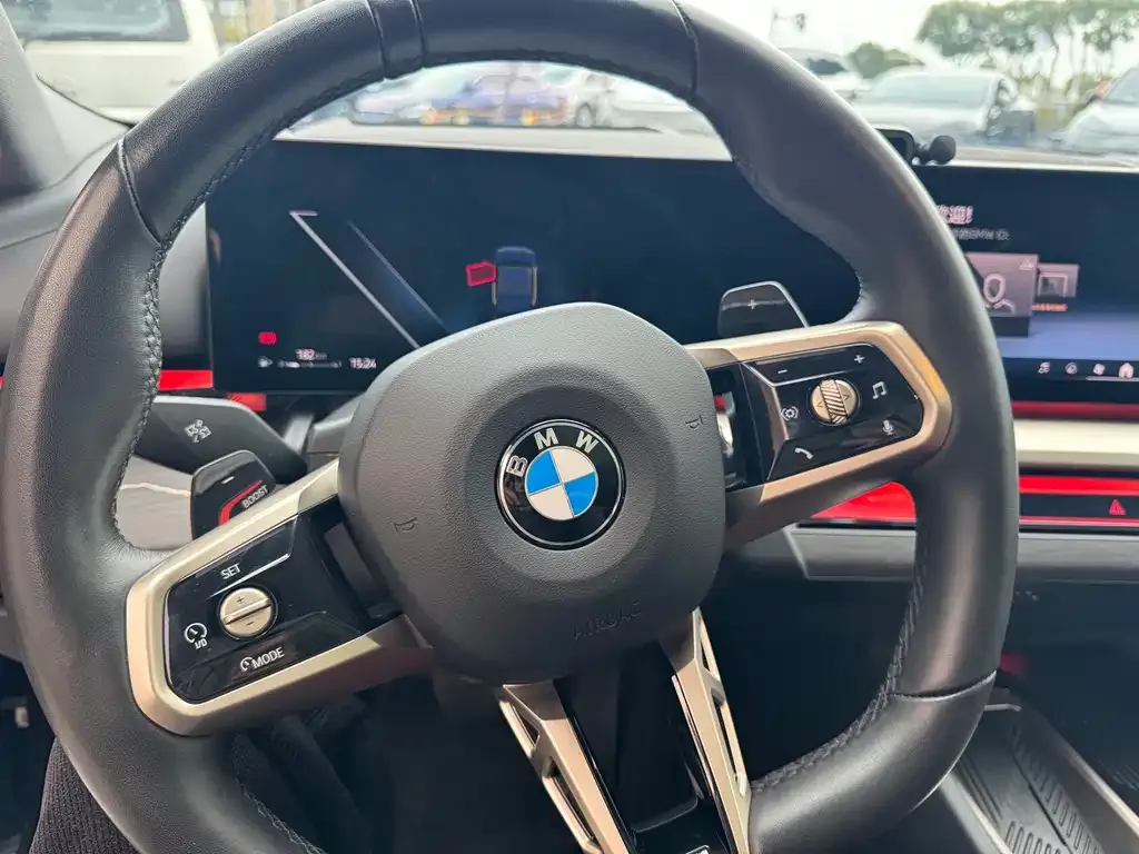 BMW 5 Series 2024 из CN, фото 7