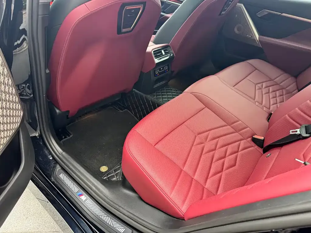 BMW 5 Series 2024 из CN, фото 10
