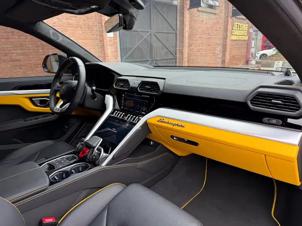 Lamborghini Urus 2023 из CN, фото 7