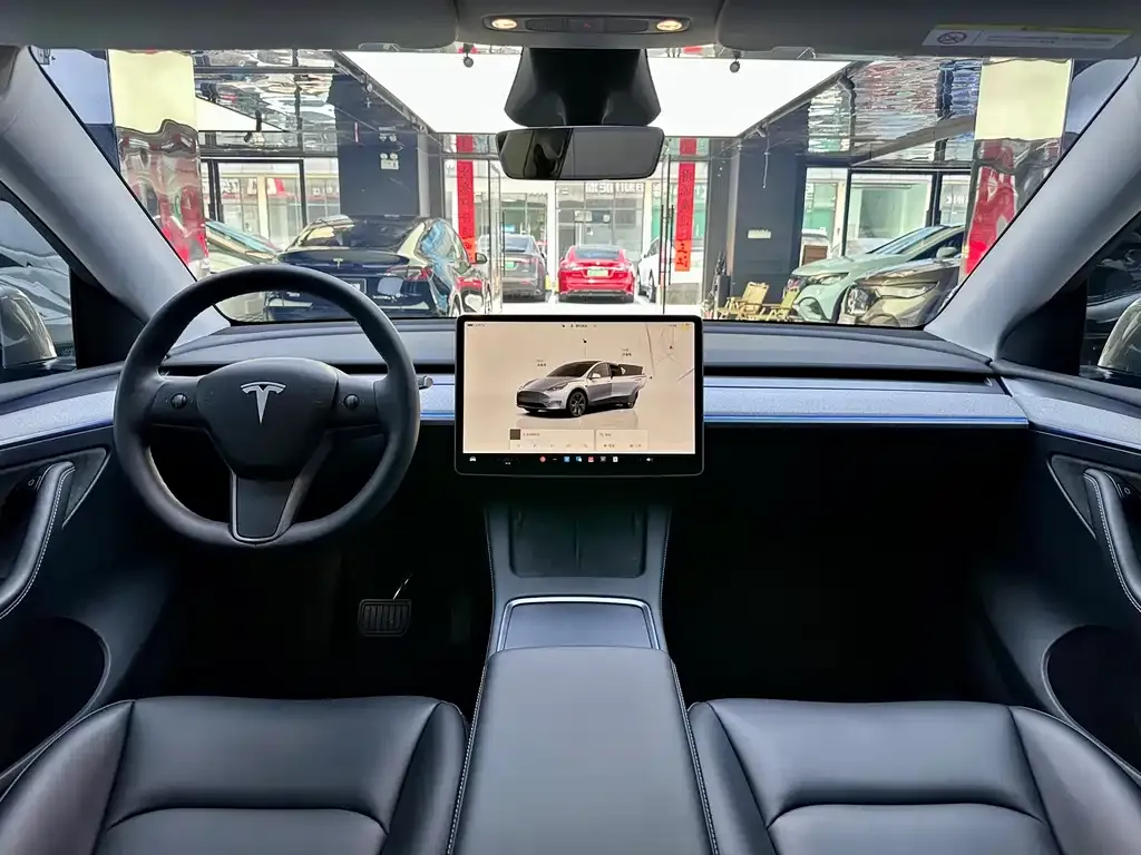 Tesla Model Y — фото 3