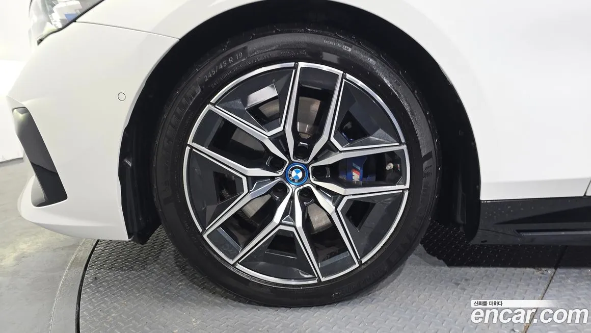 BMW i5 2024 из KR, фото 8