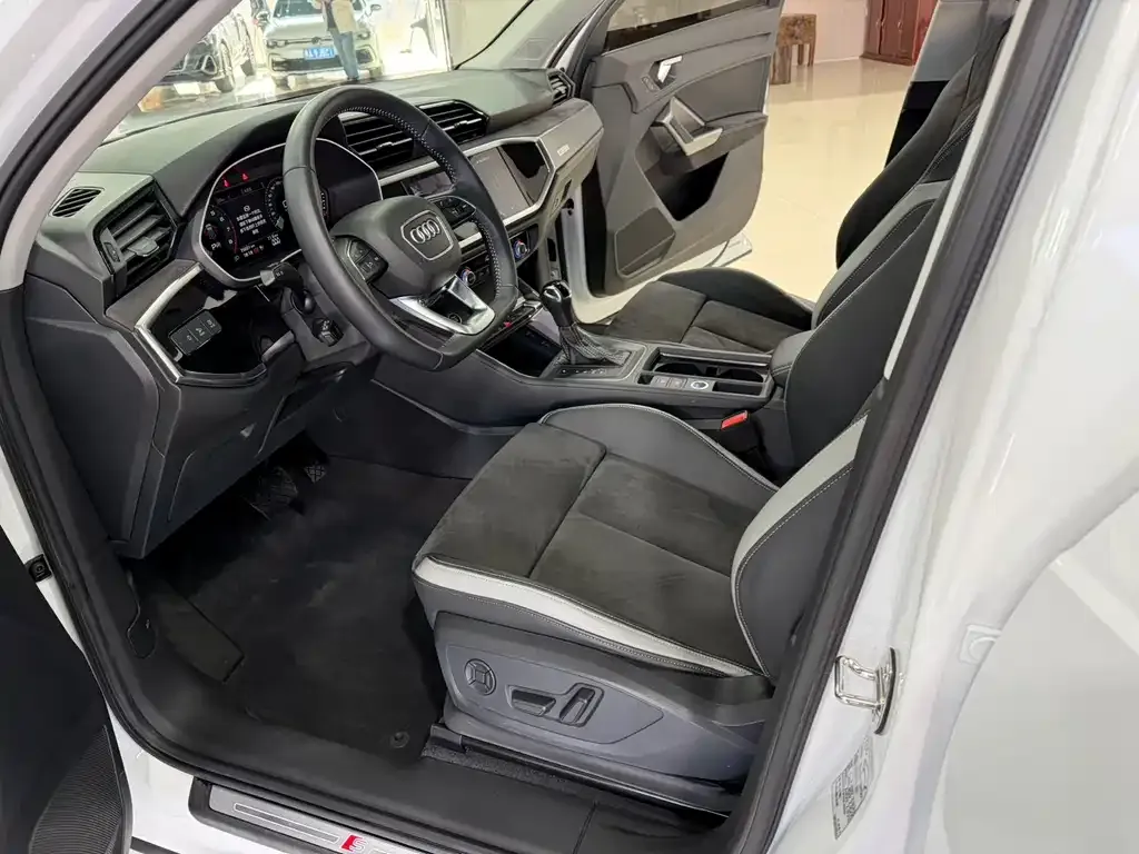 Audi Q3 2022 из CN, фото 10