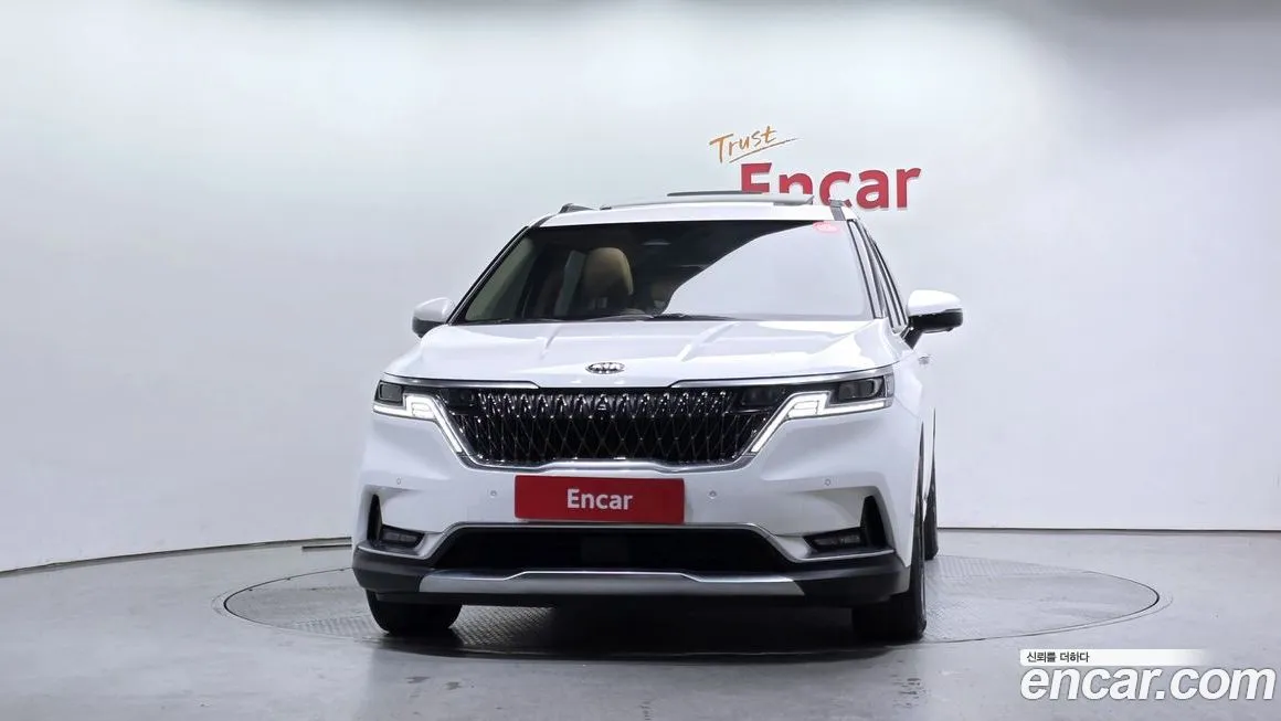 Kia Carnival — фото 10