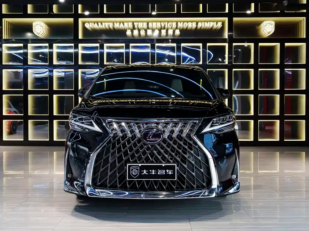 Lexus LM — фото 10