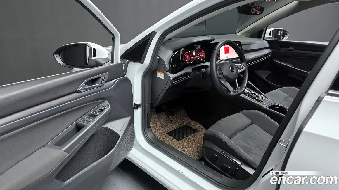 Volkswagen Golf 2022 из KR, фото 3