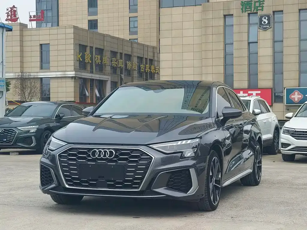 Audi A3 2023 из CN, фото 1