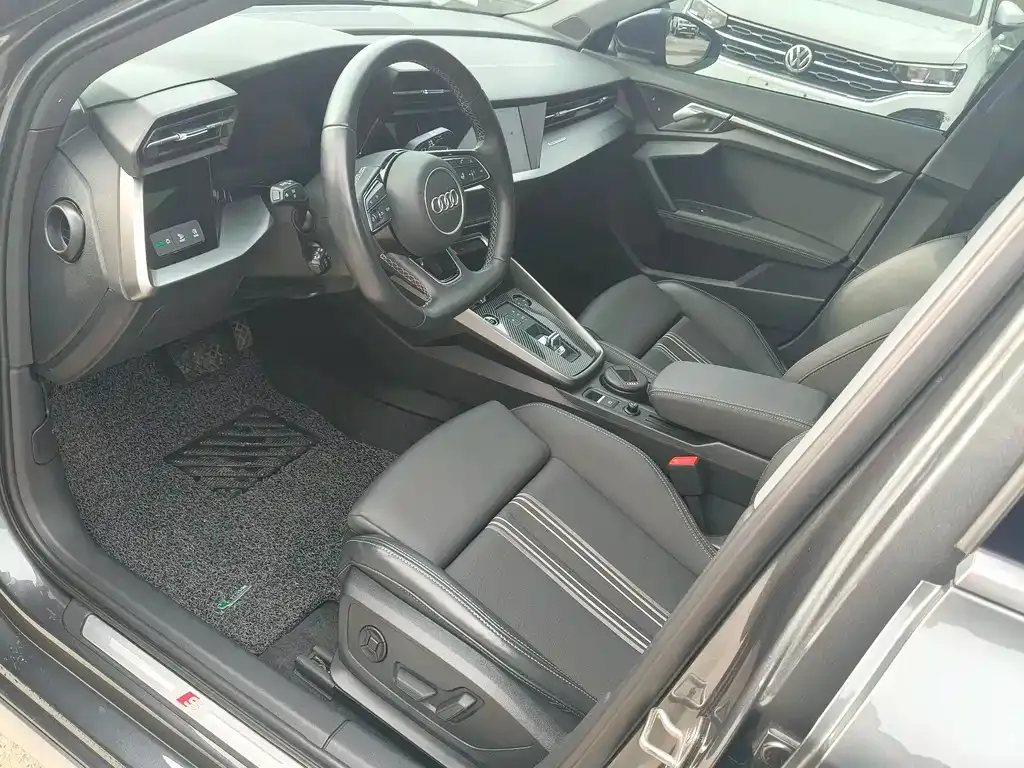 Audi A3 2023 из CN, фото 4